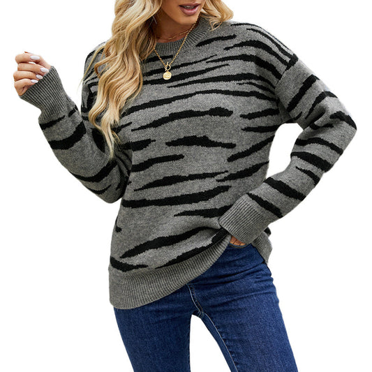 Women’s Long sleeve pullover - Striped Sweater Pullover Tiger Pattern
